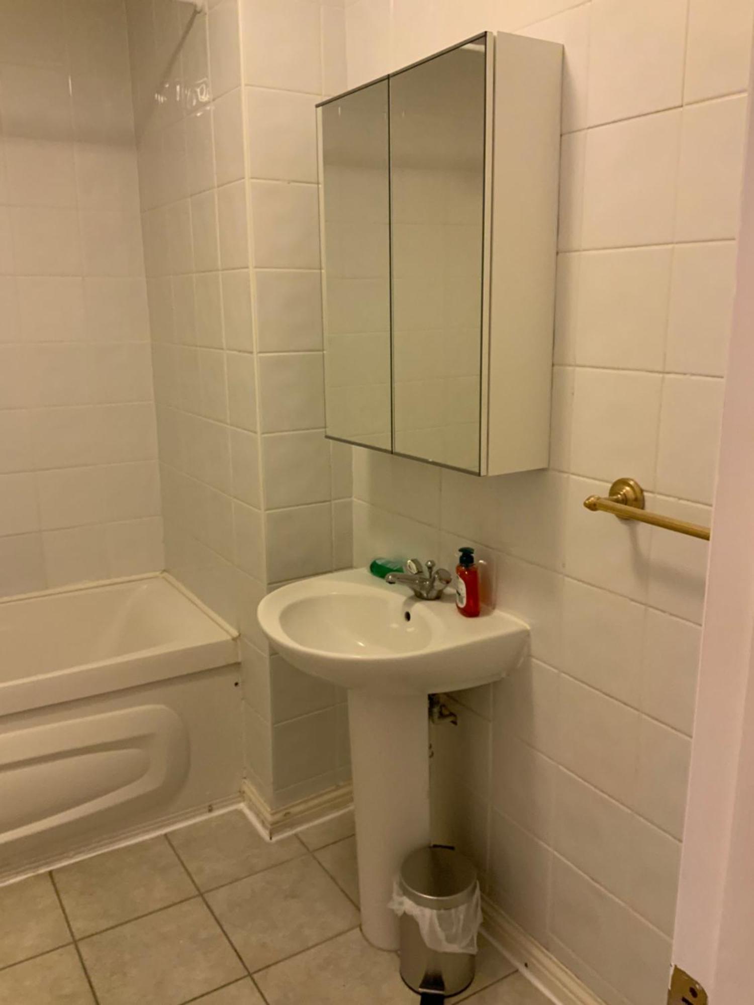 גלוואיי Quite And Cozy 2 Bedroom Apartment מראה חיצוני תמונה