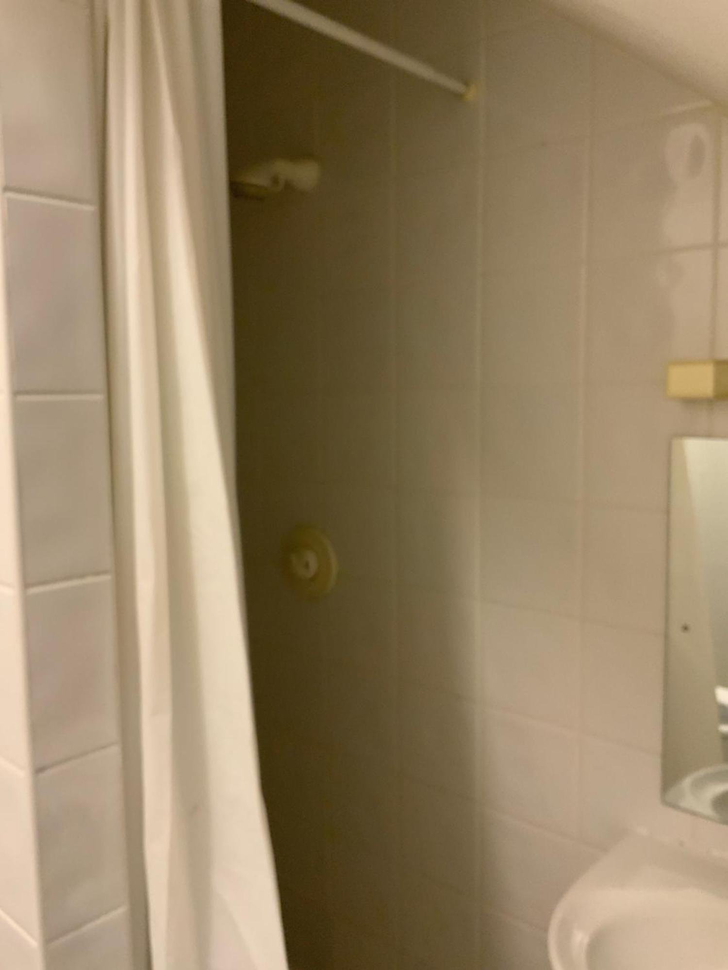 גלוואיי Quite And Cozy 2 Bedroom Apartment מראה חיצוני תמונה