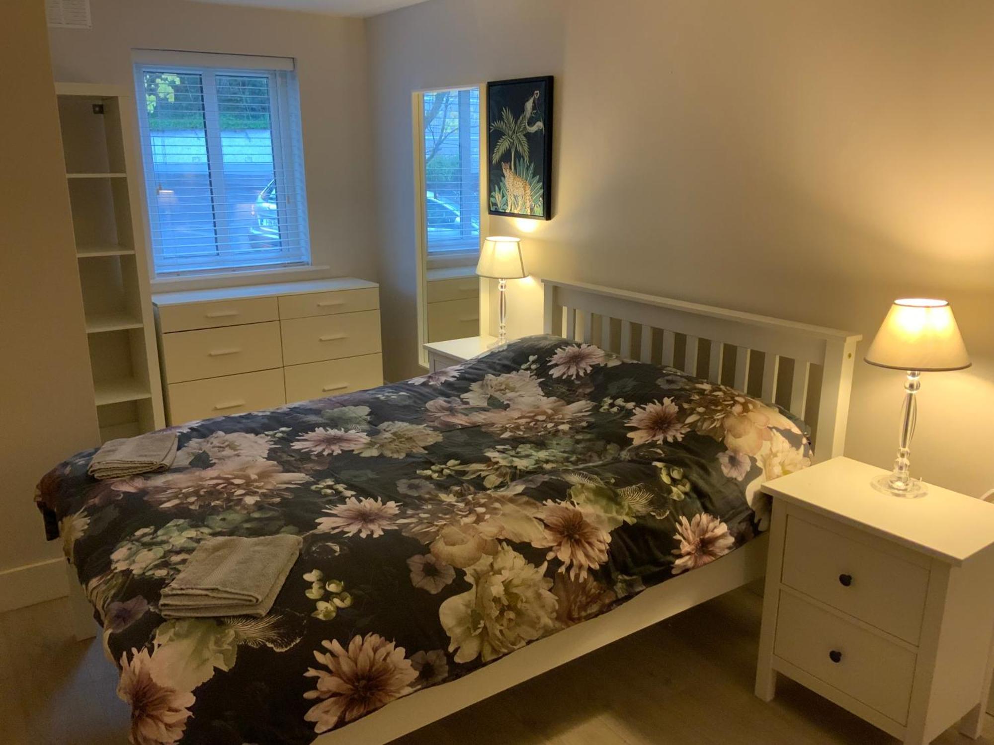 גלוואיי Quite And Cozy 2 Bedroom Apartment מראה חיצוני תמונה