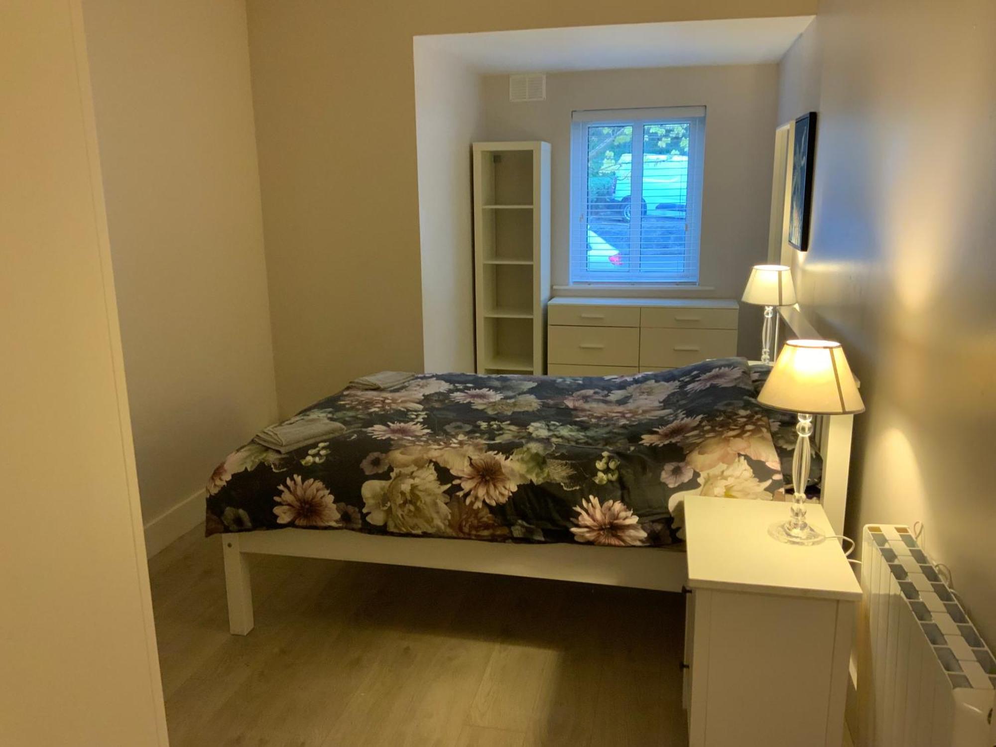 גלוואיי Quite And Cozy 2 Bedroom Apartment מראה חיצוני תמונה